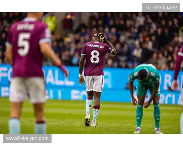 利物浦范戴克将功补过头球破门 难掩防线问题